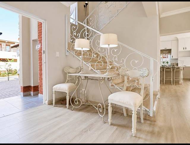 4 BEDROOM TOWNHOUSE FOR SALE IN MIDSTREAM ESTATE
